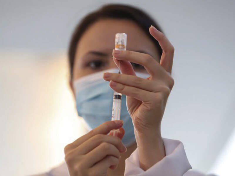 Início da vacinação não significa o fim da pandemia 1 vacina 1
