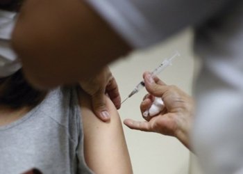 O que você precisa saber sobre a vacinação da H1N1 que inicia no dia 12 8 Furar a fila de vacinação contra a Covid-19 é crime