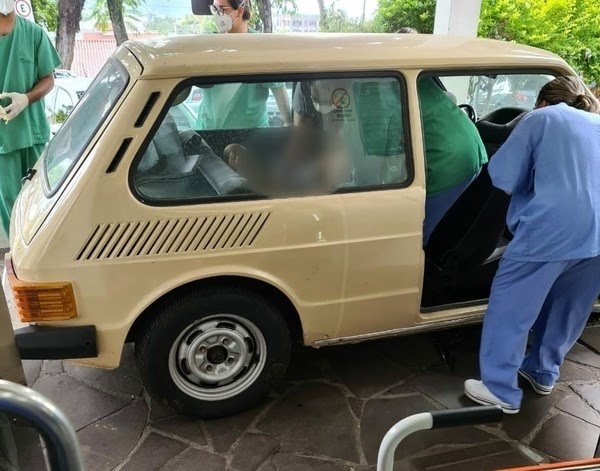 Bebê nasce dentro de um carro no Lauro Reus