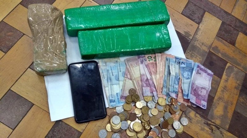 Casal é preso por tráfico 1 Casal é preso por tráfico