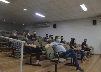 Comerciantes se reúnem com o legislativo na Câmara de Vereadores