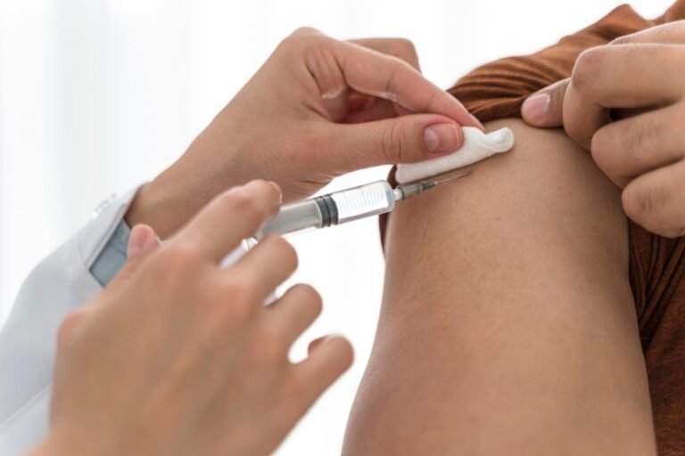 Campanha de vacinação contra a gripe inicia hoje 1 Novas doses chegam ao município e vacinação será retomada a partir de amanhã