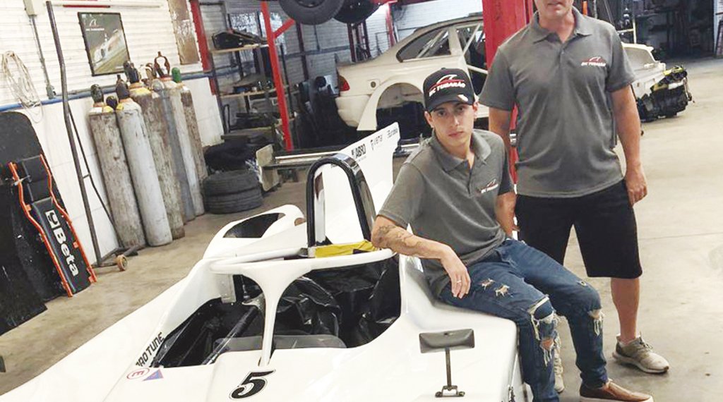 MC Tubarão terá piloto mais jovem do grid no Endurance Brasil 1 MC Tubarão terá piloto mais jovem do grid no Endurance Brasil