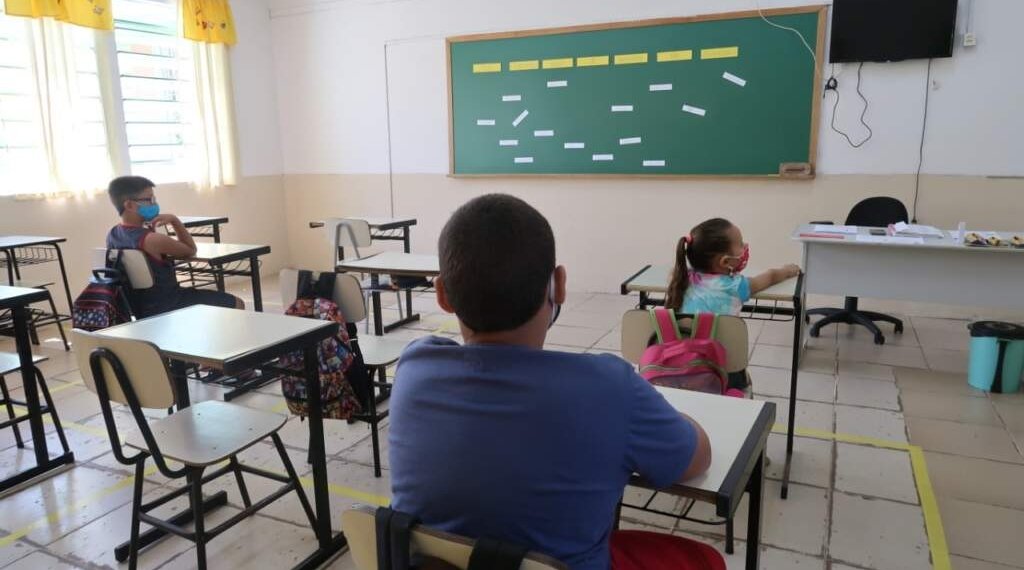 Aulas presenciais na rede municipal retornam na próxima semana