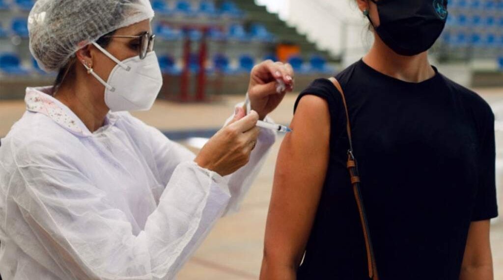 A segunda dose para profissionais da saúde que se vacinaram com a CoronaVac/Butantan serão feitas a partir desta terça-feira 1 A segunda dose para profissionais da saúde que se vacinaram com a CoronaVac/Butantan serão feitas a partir desta terça-feira