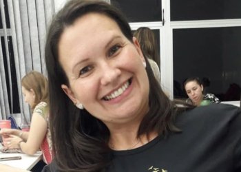 Professora do município recebe prêmio nacional por boas práticas durante a pandemia