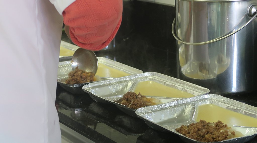Mais de 100 mil marmitas foram distribuídas para alunos da rede municipal durante pandemia