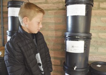 Menino de 10 anos produz composteiras orgânicas 9 Menino de 10 anos produz composteiras orgânicas