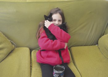 Menina de 9 anos doa sua mesada para a causa animal