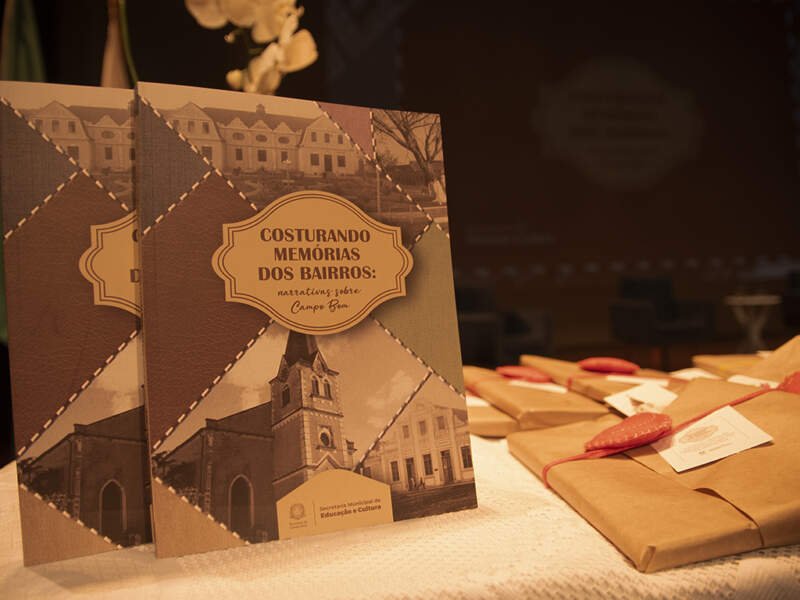 Secretaria de Educação lança livro que conta as memórias dos bairros de Campo Bom 2 livro2