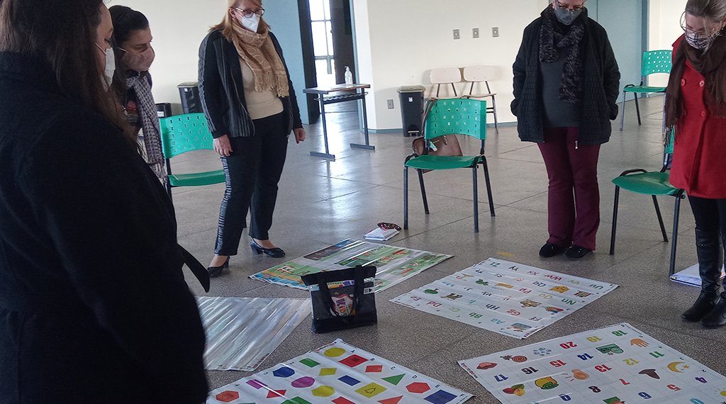 Rede municipal recebe kit robótica