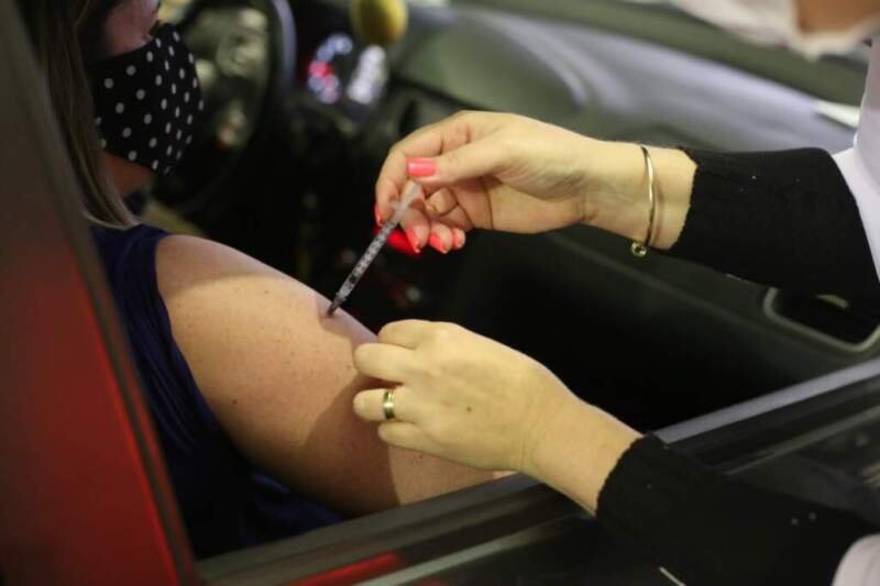 Segunda dose para quem tomou a Astrazeneca em abril acontecerá na sexta-feira, 9 1 2 dose laura poersch schommer