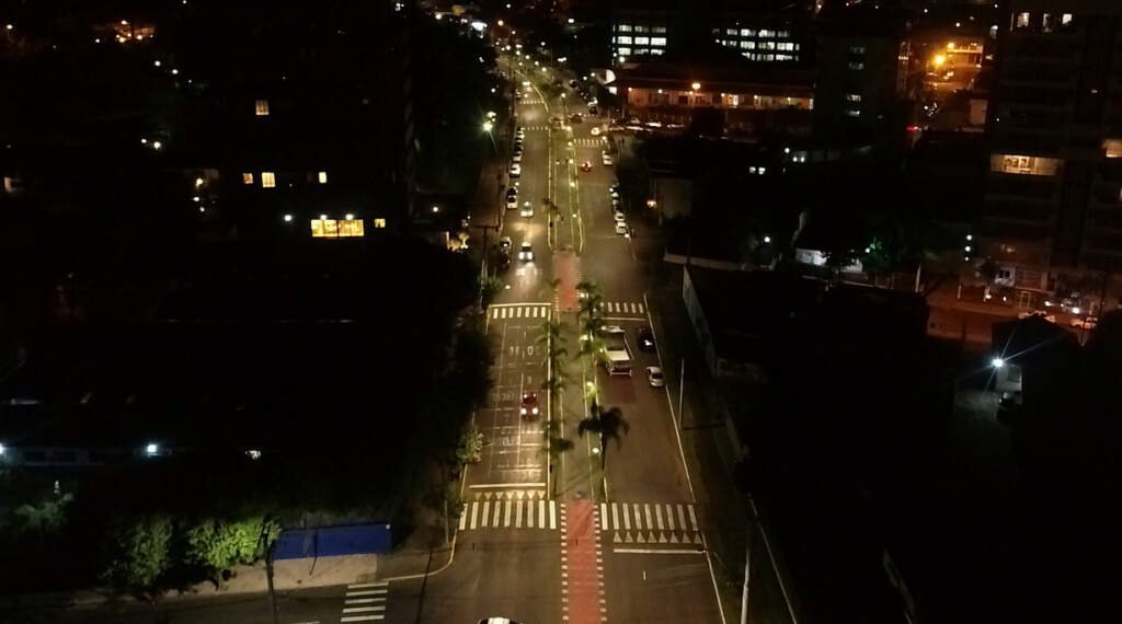 Avenida Independência recebe iluminação de led