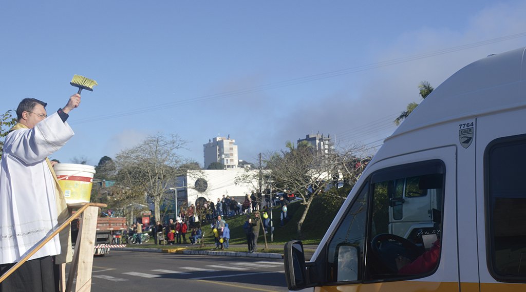 Festa dos Motoristas será neste domingo 1 Acontece neste domingo, 25, tradicional Desfile do Motorista e do Colono