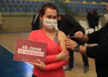 Público acima de 33 anos será vacinado neste sábado em Campo Bom