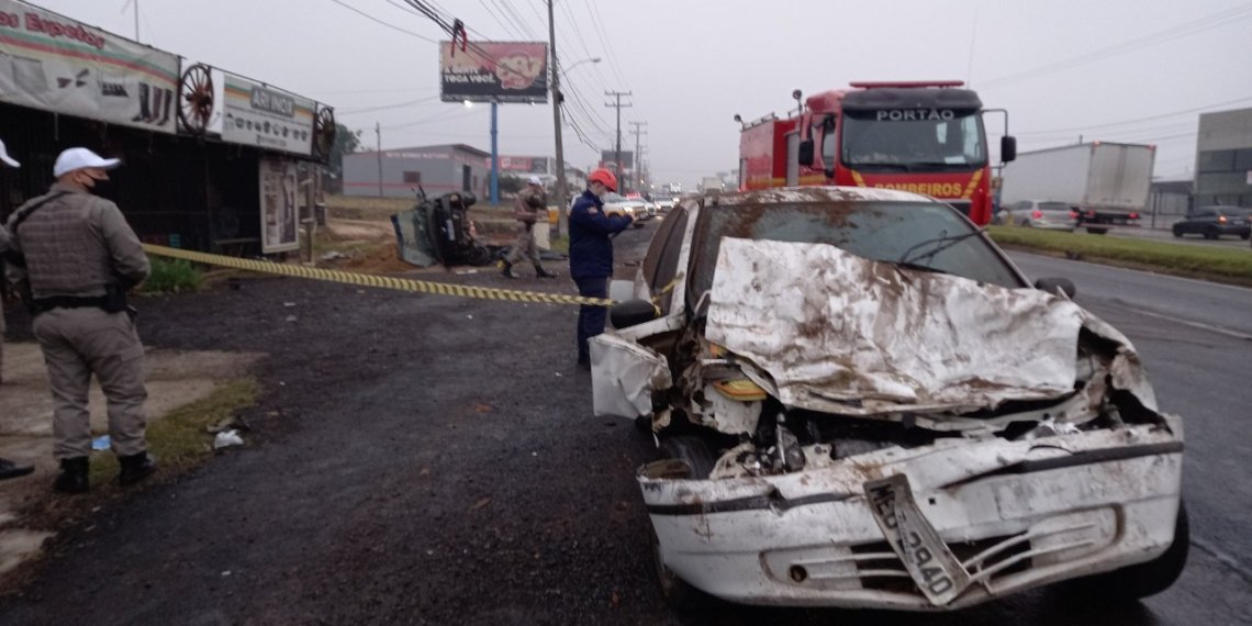 Veículo emplacado em Campo Bom se envolve em acidente com vítimas fatais em Portão 1 Veículo emplacado em Campo Bom se envolve em acidente com vítimas fatais em Portão