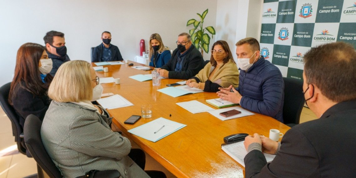 Em mais uma mobilização pelo Hospital Regional Federal, vereadores e prefeitos se reúnem com secretária estadual de Saúde 1 Em mais uma mobilização pelo Hospital Regional Federal, vereadores e prefeitos se reúnem com secretária estadual de Saúde