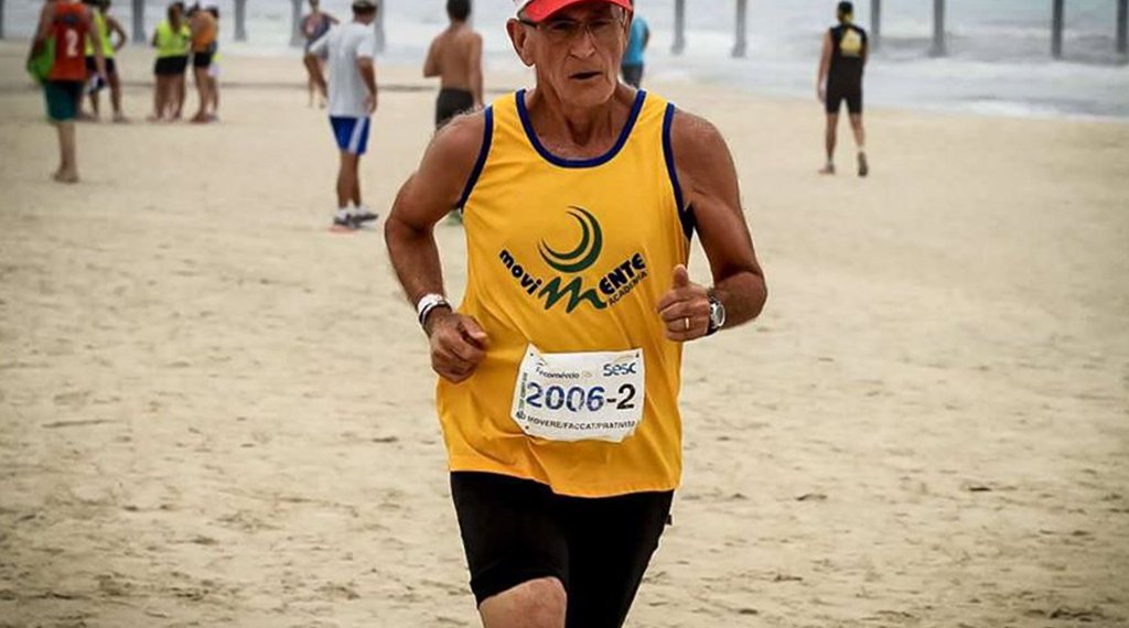 Aos 80 anos, seu Antônio segue acumulando passos e histórias