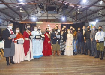 Câmara homenageou tradicionalistas com o Mérito Farroupilha