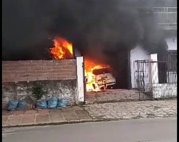 Família do bairro imigrante pede ajuda para reconstruir casas que pegaram fogo 1 Família do bairro imigrante pede ajuda para reconstruir casas que pegaram fogo