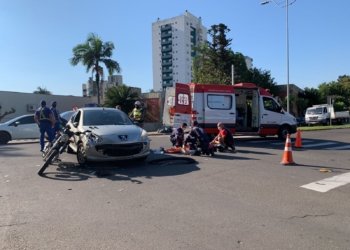 Acidente entre as ruas Adriano Dias e Tiradentes deixa uma pessoa ferida