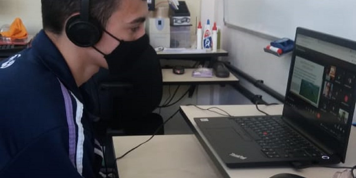 Aluno do Rui Barbosa participa de feira de iniciação científica em Minas Gerais