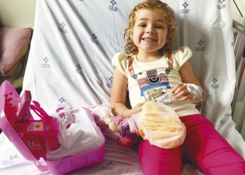 Campo-bonense é a primeira criança a ser operada por meio de cirurgia robótica na Santa Casa de Porto Alegre