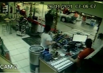 Brigada Militar prende homem por tentar colocar fogo em posto de combustível no Imigrante 5 Brigada Militar prende homem por tentar colocar fogo em posto de combustível no Imigrante