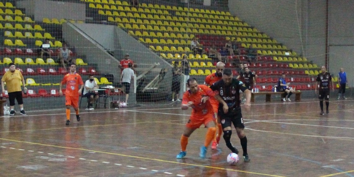 Futsal de Campo Bom duas finais nesta sexta-feira, 3 1 Futsal de Campo Bom duas finais nesta sexta-feira, 3