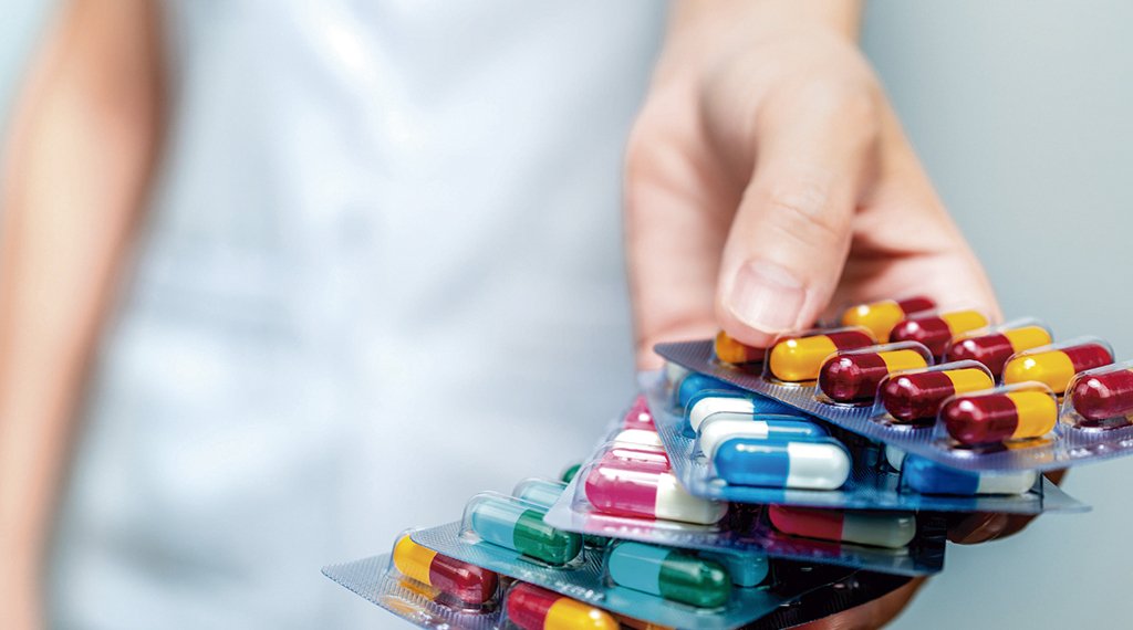 Você sabe onde descartar os medicamentos vencidos?