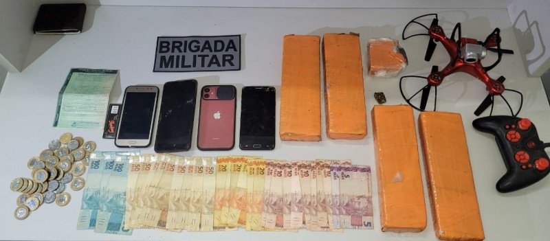 Brigada Militar prende dupla por tráfico no bairro Rio Branco 1 Brigada Militar prende dupla por tráfico no bairro Rio Branco