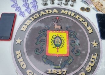 Dupla é detida por tráfico no bairro Metzler