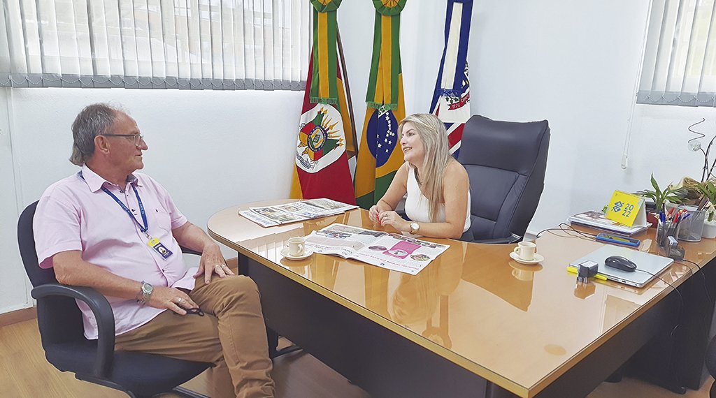 Vereadora Gênifer Engers, a primeira mulher a presidir o Legislativa, fala com exclusividade ao Jornal A Gazeta 1 Vereadora Gênifer Engers, a primeira mulher a presidir o Legislativa, fala com exclusividade ao Jornal A Gazeta