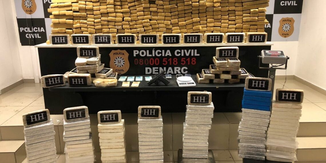 Traficante é preso no bairro 25 de Julho com mais de 350 kg de drogas 1 Traficante é preso no bairro 25 de Julho com mais de 350 kg de drogas