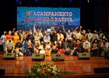 Com letra de Evair Suarez Gomez, música de Juliano Gomes, interpretada por Fabiano Bachieri, milonga “Campanha” é campeã do 19º Acampamento da Canção Nativa