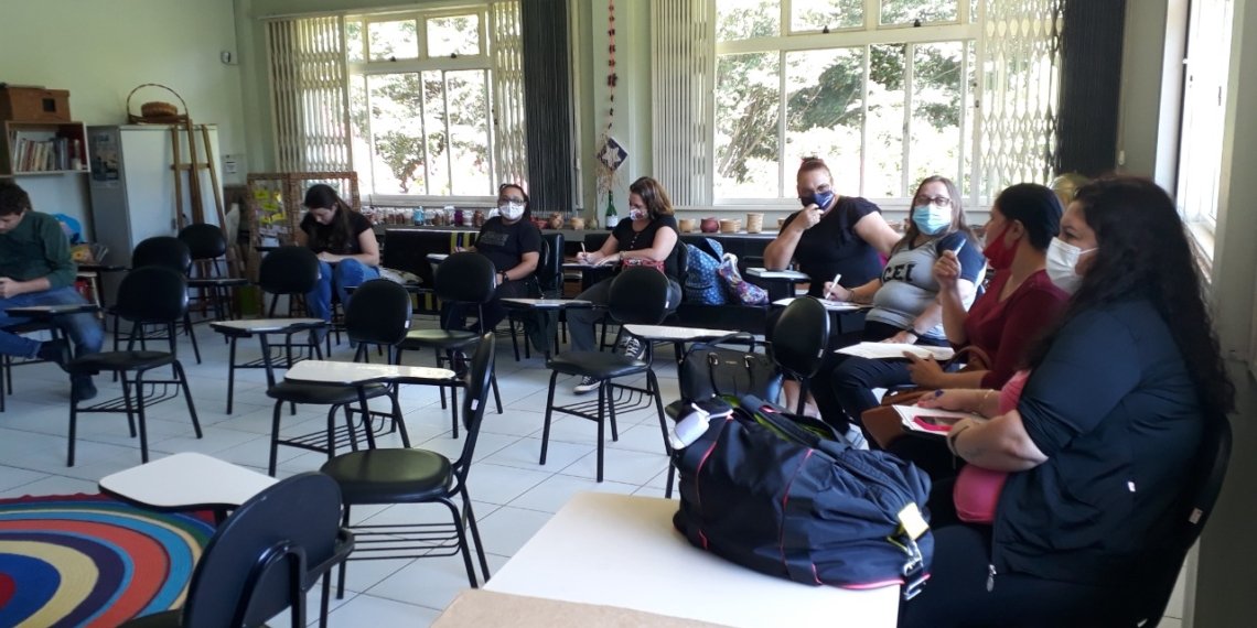 Professores têm atividade educativa sobre HIV/AIDS