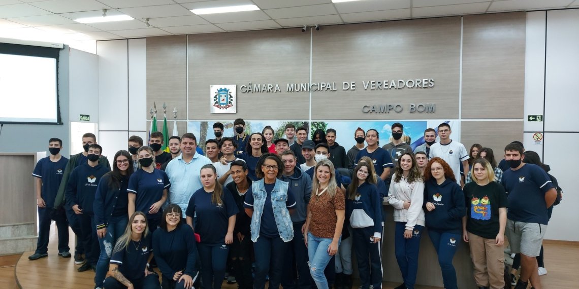 Turmas de duas escolas participam do projeto Câmara Aberta 1 Turmas de duas escolas participam do projeto Câmara Aberta