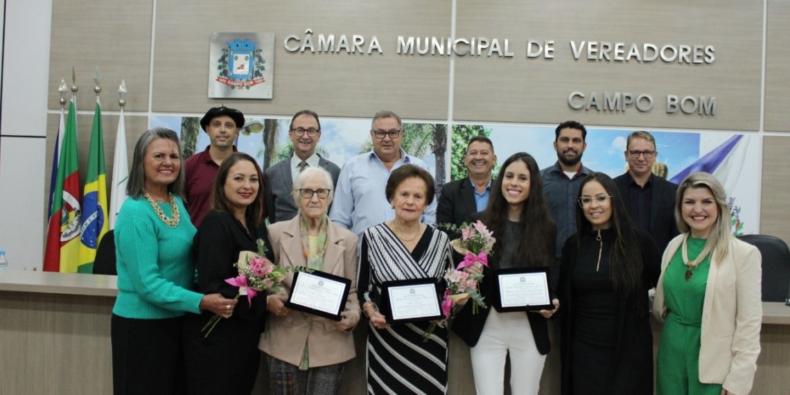 Noite de reconhecimento e emoção na entrega do Troféu Mulher Cidadã