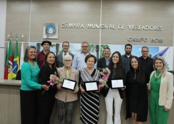 Noite de reconhecimento e emoção na entrega do Troféu Mulher Cidadã