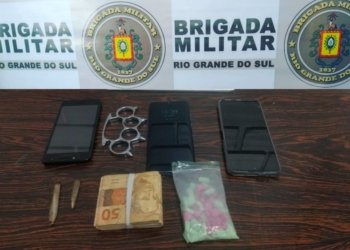 Brigada Militar prende três por tráfico de drogas 10 Brigada Militar prende três por tráfico de drogas