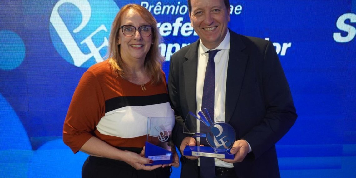 Luciano Orsi vence o Prêmio Sebrae Prefeito Empreendedor na categoria Empreendedorismo na Escola 1 Luciano Orsi vence o Prêmio Sebrae Prefeito Empreendedor na categoria Empreendedorismo na Escola