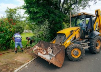 Mutirão de combate à dengue nos bairros Santo Antônio e Santa Lúcia no feriadão