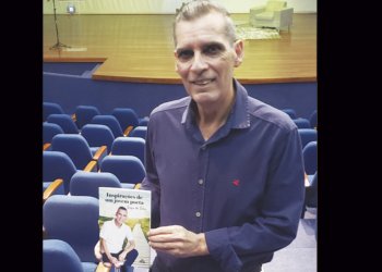 Escritor lança livro de poesias nesta sexta-feira, 8