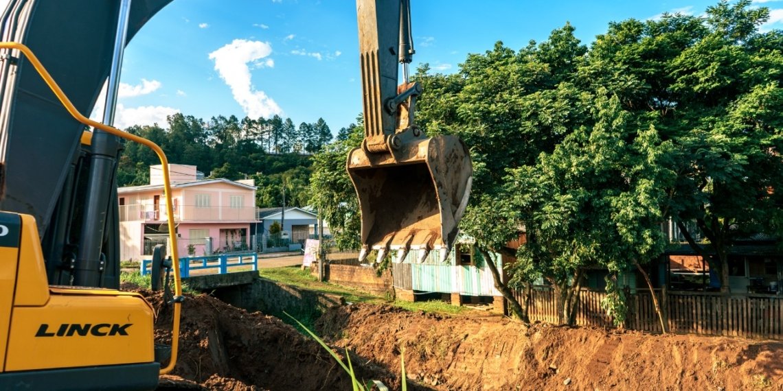 Prefeitura conclui ação de melhoria no Arroio Quatro Colônias 1 Prefeitura conclui ação de melhoria no Arroio Quatro Colônias