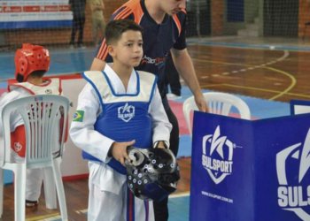 Atleta campo-bonense participa de campeonato de Taekwondo