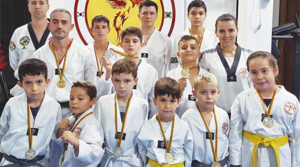 Equipe campo-bonense Fênix, de Taekwondo, participou do 11º Open Kim Yu Shin 1 Equipe campo-bonense Fênix, de Taekwondo, participou do 11º Open Kim Yu Shin