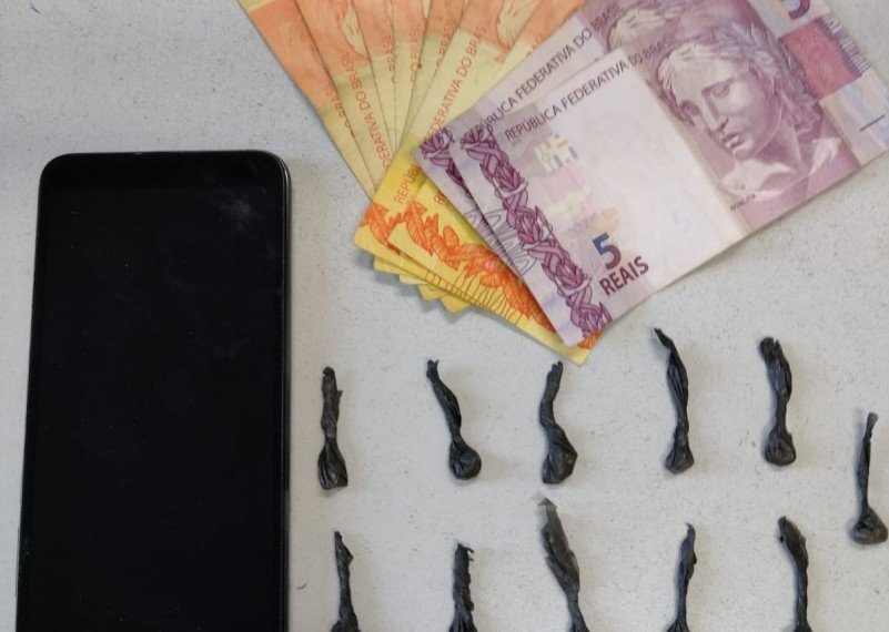 Brigada Militar realiza prisão por tráfico no bairro Rio Branco 1 Brigada Militar realiza prisão por tráfico no bairro Rio Branco