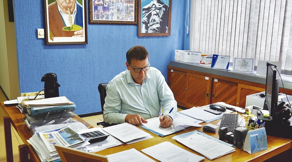 Novo plano de carreira dos professores é aprovado e passa a valer a partir de junho no município 1 Novo plano de carreira dos professores é aprovado e passa a valer a partir de junho no município