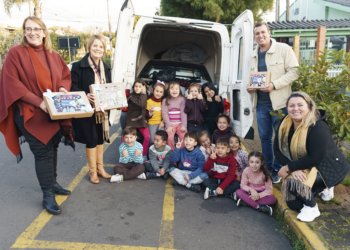 Emei Tico-Tico arrecadou mais de 400 peças na campanha do agasalho 4 Emei Tico-Tico arrecadou mais de 400 peças na campanha do agasalho