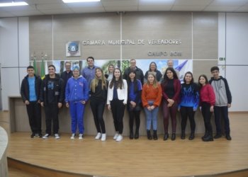 Vereadores mirins apresentam suas ideias na primeira sessão ordinária 7 Vereadores mirins apresentam suas ideias na primeira sessão ordinária